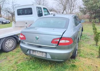 Skoda superb 2 tylny zderzak sedan pdc