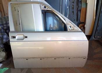 MERCEDES W201 DRZWI PRAWY PRZÓD