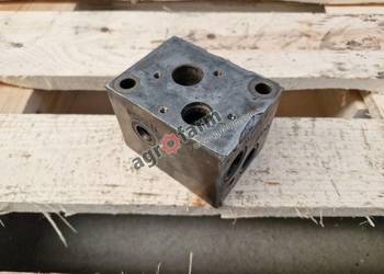Blok hydrauliczny John Deere 5085M