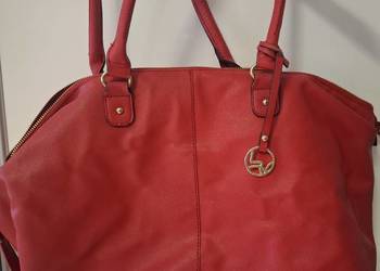 Czerwona duża torba