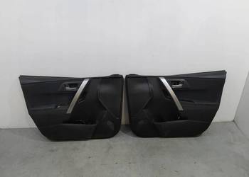 TAPICERKA BOCZEK  LEWY PRAWY PRZÓD KPL E18 67778-02280  Toyota Auris II 677