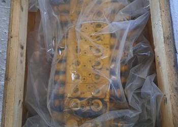 sprzedam rozdzielacz do koparki komatsu PW140, PW 160.