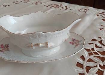 Secesyjna sosjerka. Złocenia i bogate zdobienia