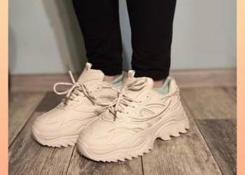 Buty sportowe damskie