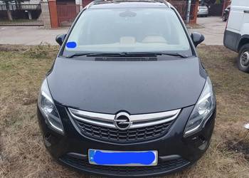 Opel Zafira Tourer - wersja C, silnik 2.0D (CDTI), 2014 rok, czarny metalic