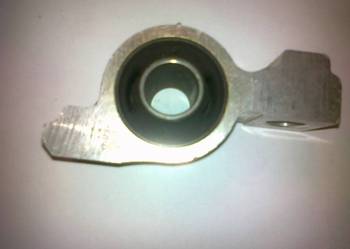 PEUGEOT 406 TULEJA  WAHACZA  PRZ. TYLNA  NOWA  524624