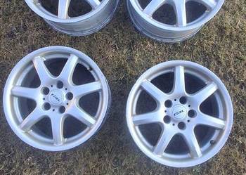 Sprzedam w bardzo dobrym stanie 4szt.plus opony