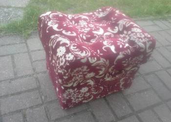Pufa bordo z pojemnikiem ładna i praktyczna