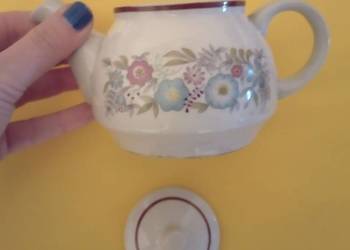 Sprzedam piękny dzbanuszek porcelanowy bogucice PRL