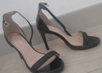 Buty na obcasie