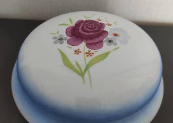 Bomboniera, szkatułka duża, stara porcelana Ćmielów