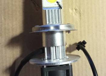 ŻARÓWKI LED H4 BARDZO MOCNE 12-24V - KOMPLET