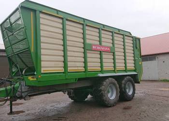 Przyczepa objętościowa Bergmann HTW 40 do kukurydzy