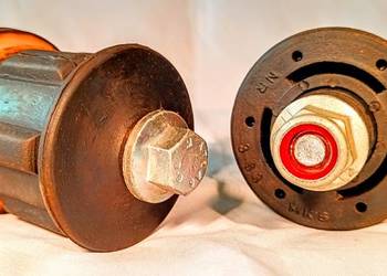 2 x Tuleje Wahacza Przód (Tylne) FORD FIESTA MK3 / KA / MAZDA 121 – Komplet