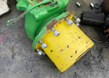 Zwolnica zwrotnica Piasta Półoś john deere