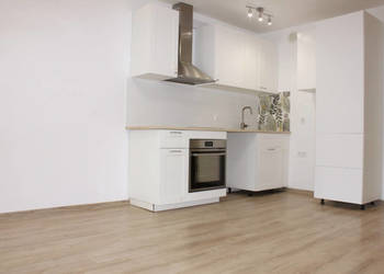 Słoneczne mieszkanie z oazą zieleni