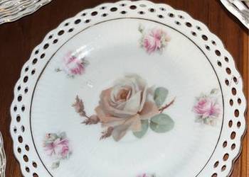 Talerzyk deserowy. Herbaciana róża. Ażur