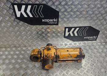 Siłownik hydrauliczny obrotu konika Massey Ferguson i Fermec 760 860