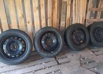 Koła felgi z oponami zimowymi 205/55R16 plus kołpaki Audi