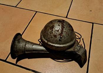 Warszawa- sygnał dżwiękowy trąbka