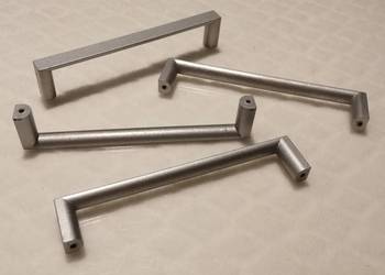 Plastikowy uchwyt meblowy, srebrny, 13,6cm (4szt.) meblowe