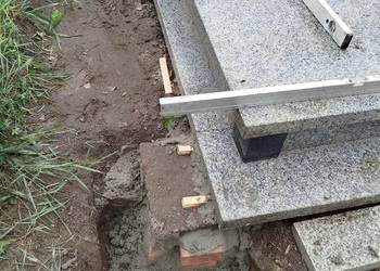 Podnieść pomnik, zapadnięty grób, nagrobek, cmentarz Wrocław, cennik