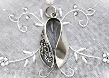 Stary wisiorek srebrny, łezka, kwiaty secesja, srebro, vintage, PRL