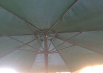 Parasol ogrodowy z uchylna czaszą o śr 3mb na korbkę