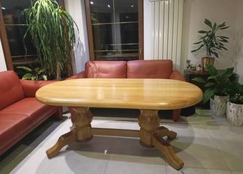 Piękny solidny dębowy stół