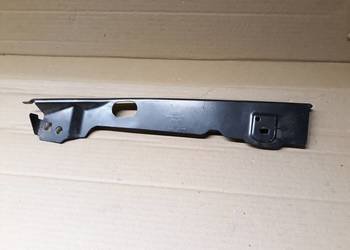 AUDI A3 8V UCHWYT LEWY MOCOWANIE LEWE BŁOTNIKA 8V0821467E