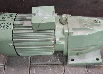 Motoreduktor VEM 0,6/1KW 200/400obr/min ZG2 KMRB 90L4-8 dwubiegowy
