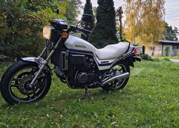 Hondą VF 750 sabre