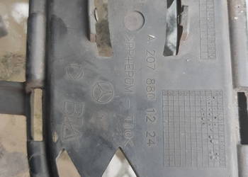 MERCEDES W207 W 207 kratka atrapa prawa w 207 880 12 24