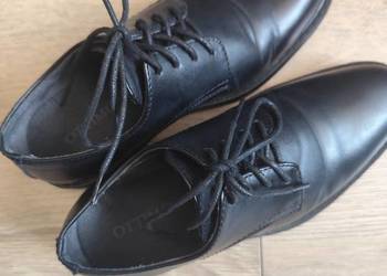 Buty komunijne chłopięce rozmiar 35 czarne.