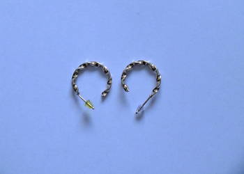 Sprzedam nowe kolczyki ładne takie przeplatane nowe sztyfty gumowe tanio