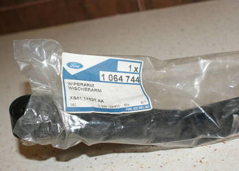 RAMIĘ WYCIERACZKI FORD FOCUS I 1 064 744
