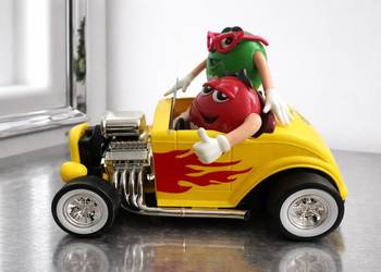 M&M’s Hot Rod Car – kolekcjonerski dozownik M&M’s World, Red & Green
