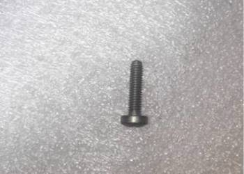 Śruba M4 na Torx długości 1,5 cm.
