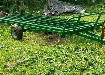 Przyczepa platforma do przewozu bel