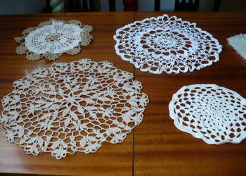 Serwetki haftowane 4 sztuki