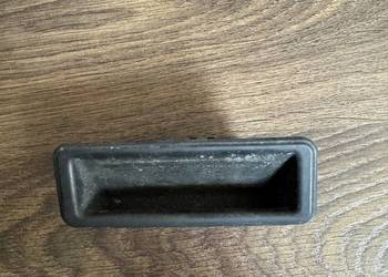 BMW E90 Klamka Przycisk Otwierania Klapy 7118158