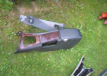Tunel środkowy podłokietnik Volvo v70 II lift 04-07 czarny grey