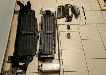 Volvo XC60 Żaluzja górna i dolna wzmocnienie ALU.