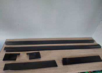 Listwy dolne kpl. Audi 80 Cabrio 1997r.