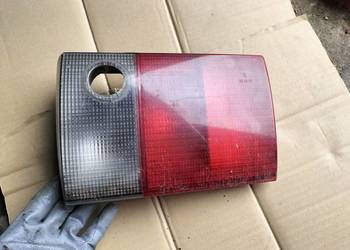 AUDI 80 B4 80B4 SEDAN LAMPA TYŁ TYLNA PRAWA KLAPY BAGAŻNIKA