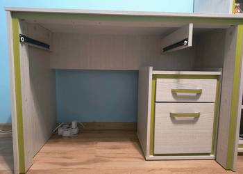 Meble młodzieżowe kolor eko jesion z wstawką w kolorze iguana.