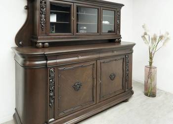 Antyczny dębowy kredens z lat 20-tych. Po profesjonalnej renowacji.