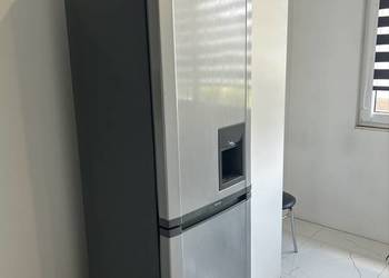 Lodówka Samsung no frost z dozownikiem na wodę