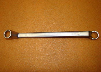 Klucz oczkowo-oczkowy M 18x19 odgięty STANLEY  Ref. 4-87-807