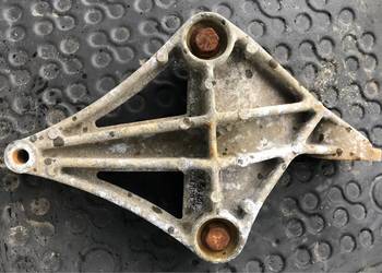 Łapa poduszki skrzyni Opel Vectra B 90498429